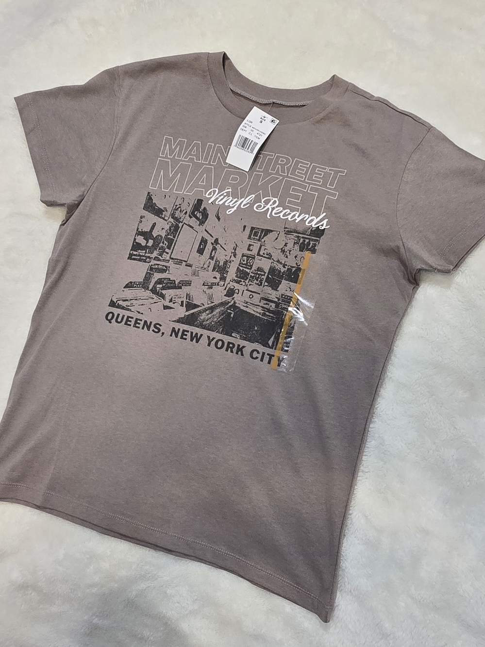 Doe Vintage Style Graphic Tee NWT Small - Queens NY Vinyl Records Market Brown
